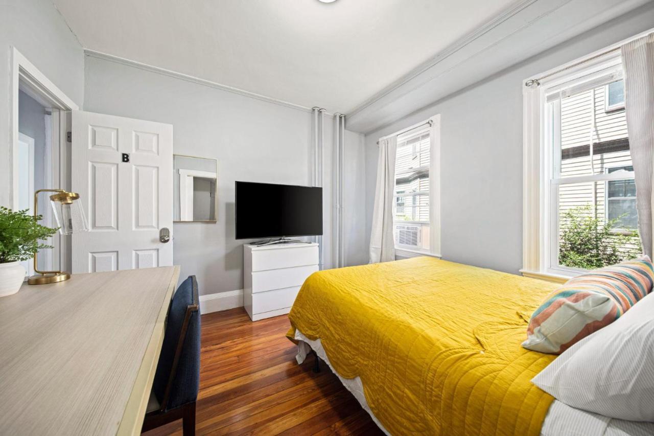 Cozy Up In 5Br Apt Near Charming Oak Square Boston Buitenkant foto