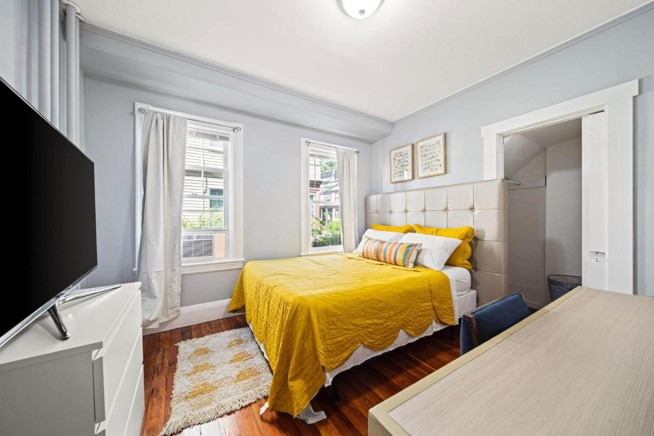 Cozy Up In 5Br Apt Near Charming Oak Square Boston Buitenkant foto