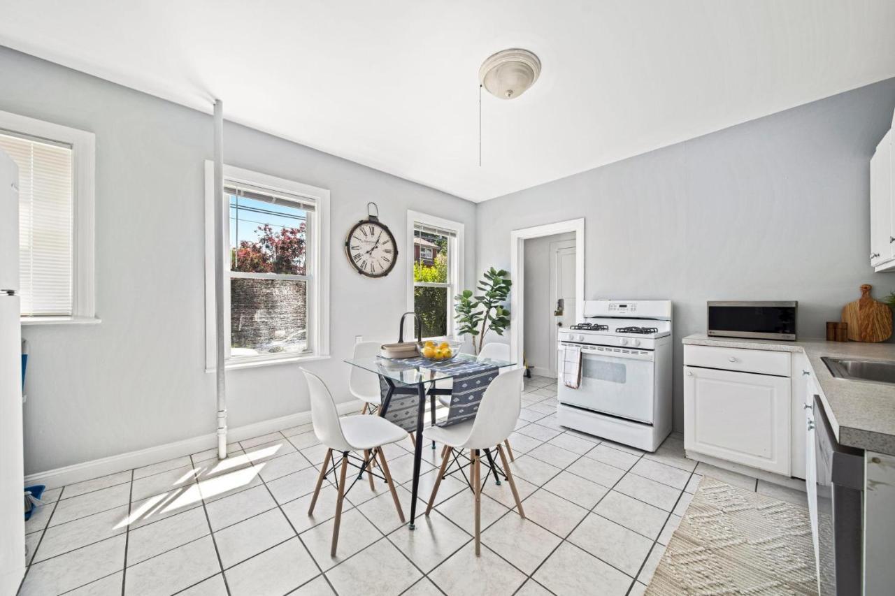 Cozy Up In 5Br Apt Near Charming Oak Square Boston Buitenkant foto