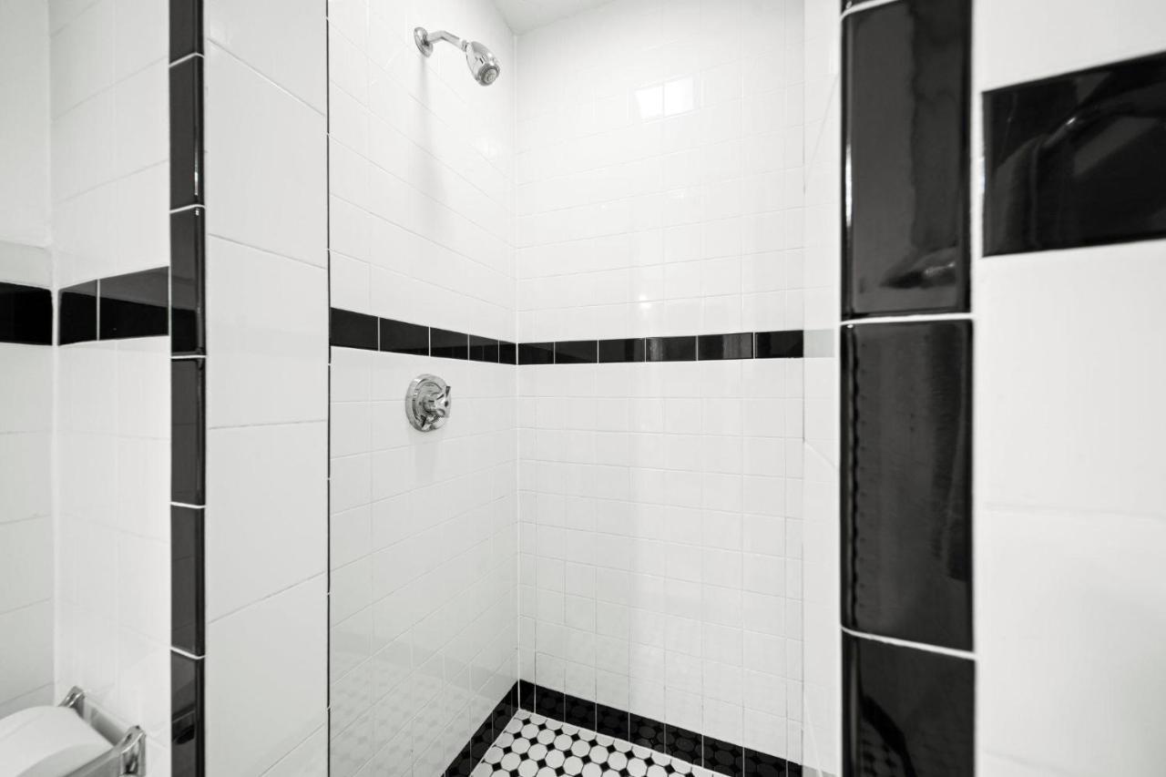 Cozy Up In 5Br Apt Near Charming Oak Square Boston Buitenkant foto