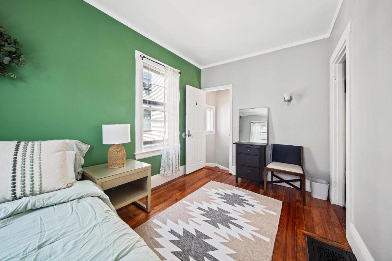Cozy Up In 5Br Apt Near Charming Oak Square Boston Buitenkant foto