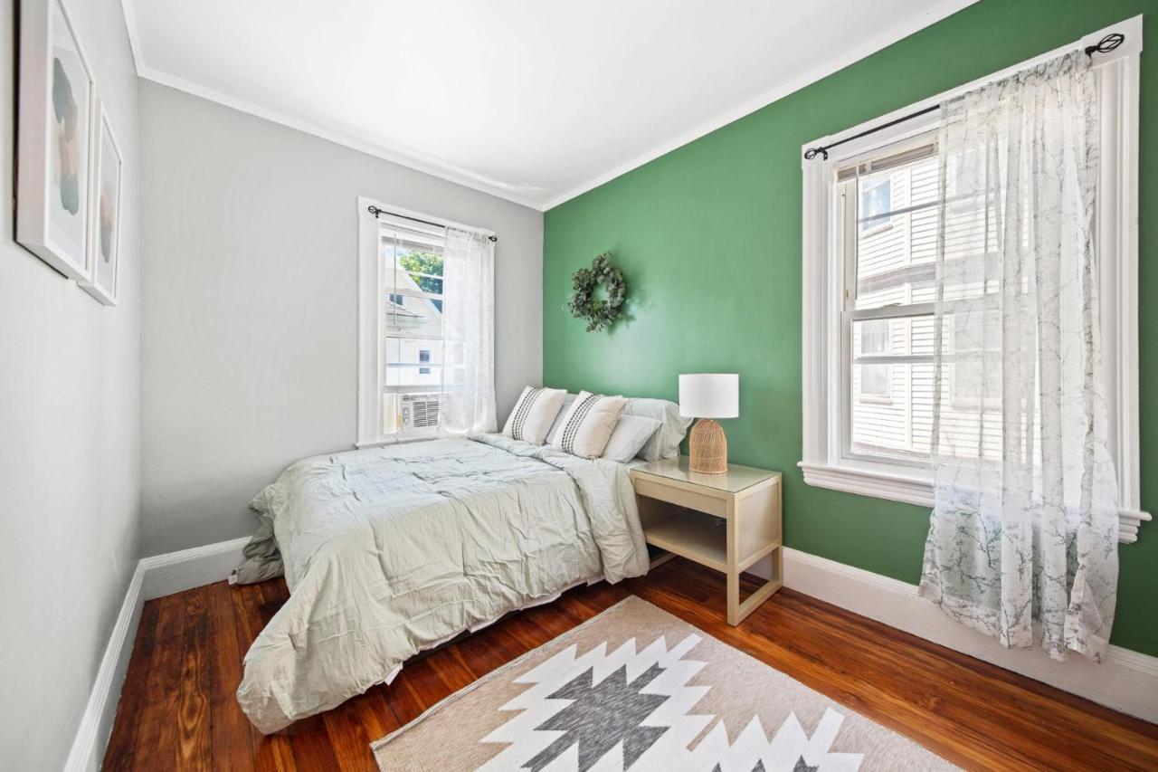 Cozy Up In 5Br Apt Near Charming Oak Square Boston Buitenkant foto