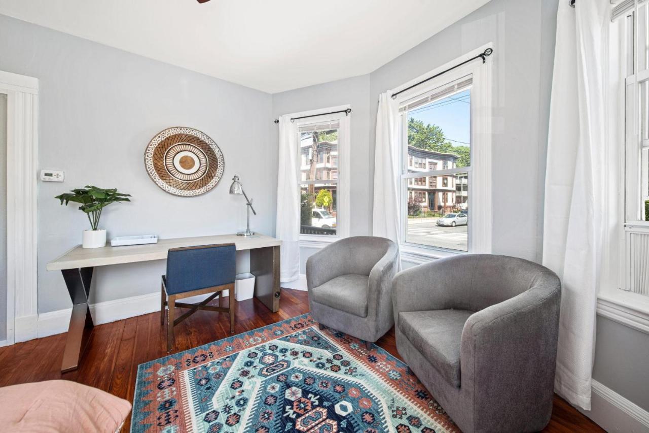Cozy Up In 5Br Apt Near Charming Oak Square Boston Buitenkant foto